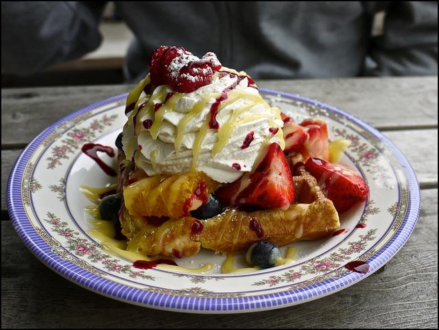A+popular+item+at+the+Waffle+Window+is+the+Oregon+Strawberry+Waffle.+%0A