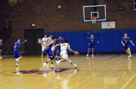 Senior Transfer Jonah Pemberton Contributes to Boys Basketball Standout Season