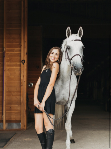 Next Level Seniors: Equestrian Izzy Ierulli Goes to Chapman University