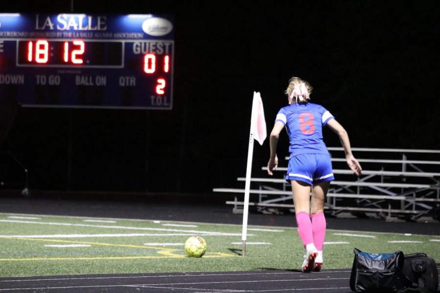 Fall Sports in Action: Girls Soccer Defeats St. Helens 2-1