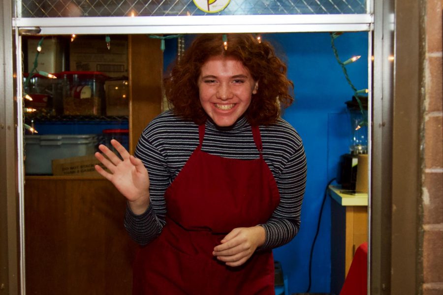 Sophomore barista Mary Hanley working at Café Justo.