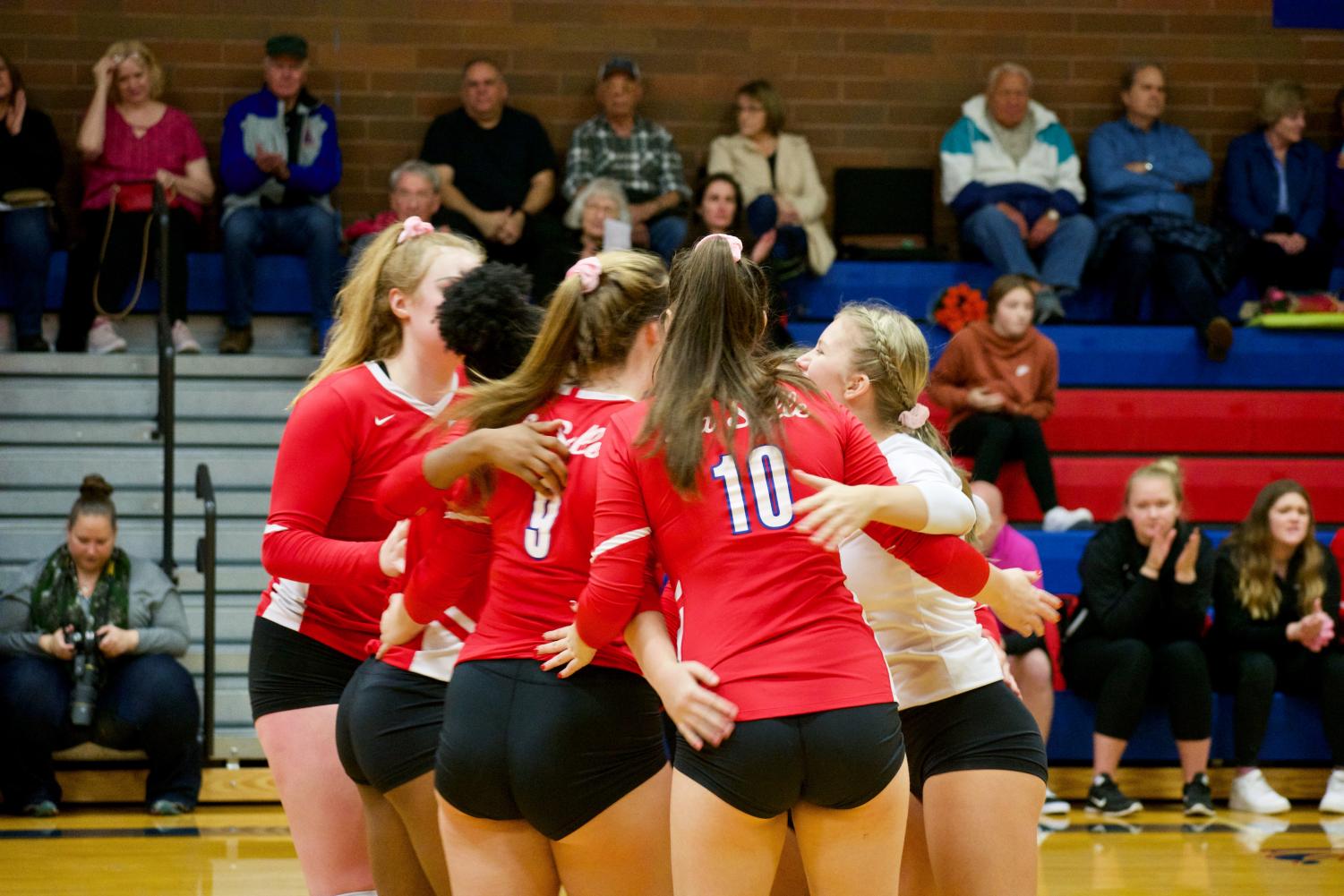 In+Their+Last+Home+Game%2C+Varsity+Volleyball+Wins+All+Three+Sets