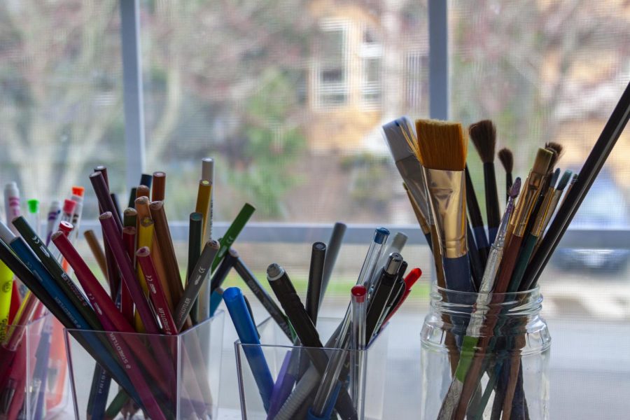 Painting, drawing, and sketching are relaxing art forms that can contribute to positive mental health.