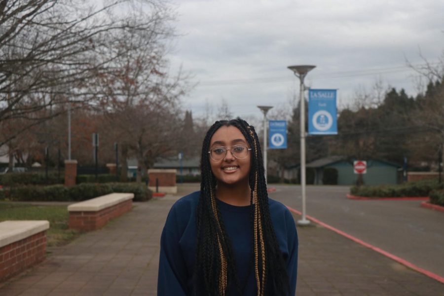 Despite not being able to tour any colleges this year due to the COVID-19 pandemic, senior Theo Desta is continuing with her plans to study psychology and mental health in college. “I just think it’s important to learn about our mental health and prioritize that, and I really want to help others with it, Desta said. 
