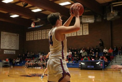 College basketball has always been at the back of senior Jake Owens’ mind ever since he started playing at around the age of five.