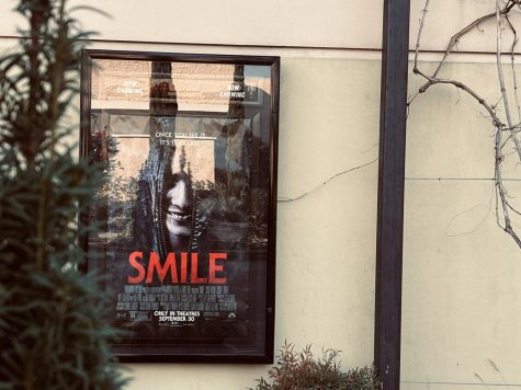  The new psychological thriller “Smile” stars Caitlin Stasey, the actress shown in the photo, who is the center point and beginning of the terrifying events in the film. 