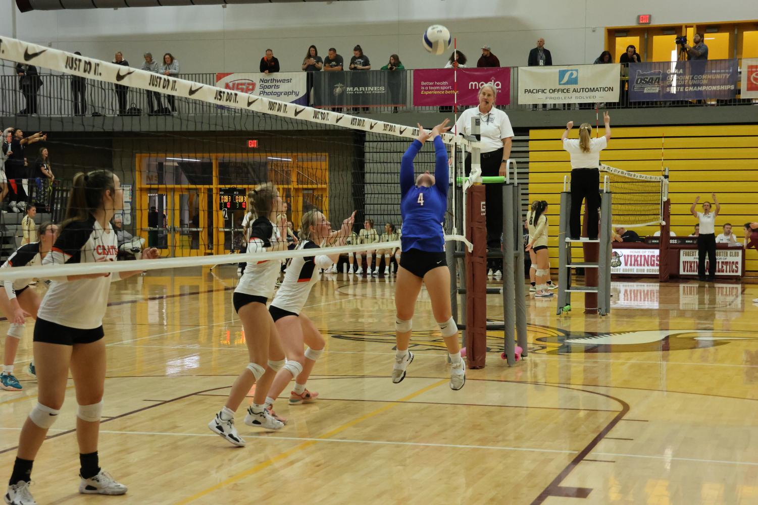 Photo+Story%3A+Varsity+Volleyball+Concludes+Their+Season+in+the+OSAA+State+Playoffs