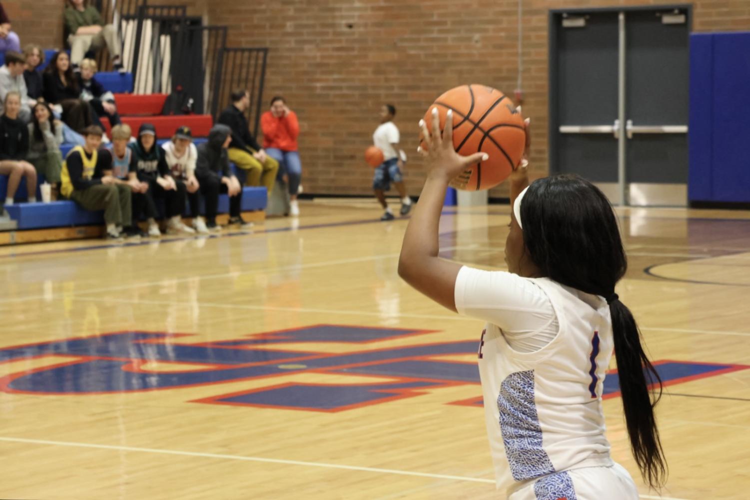 Photo+Story%3A+Varsity+Girls+Basketball+Dominates+Hood+River+Valley