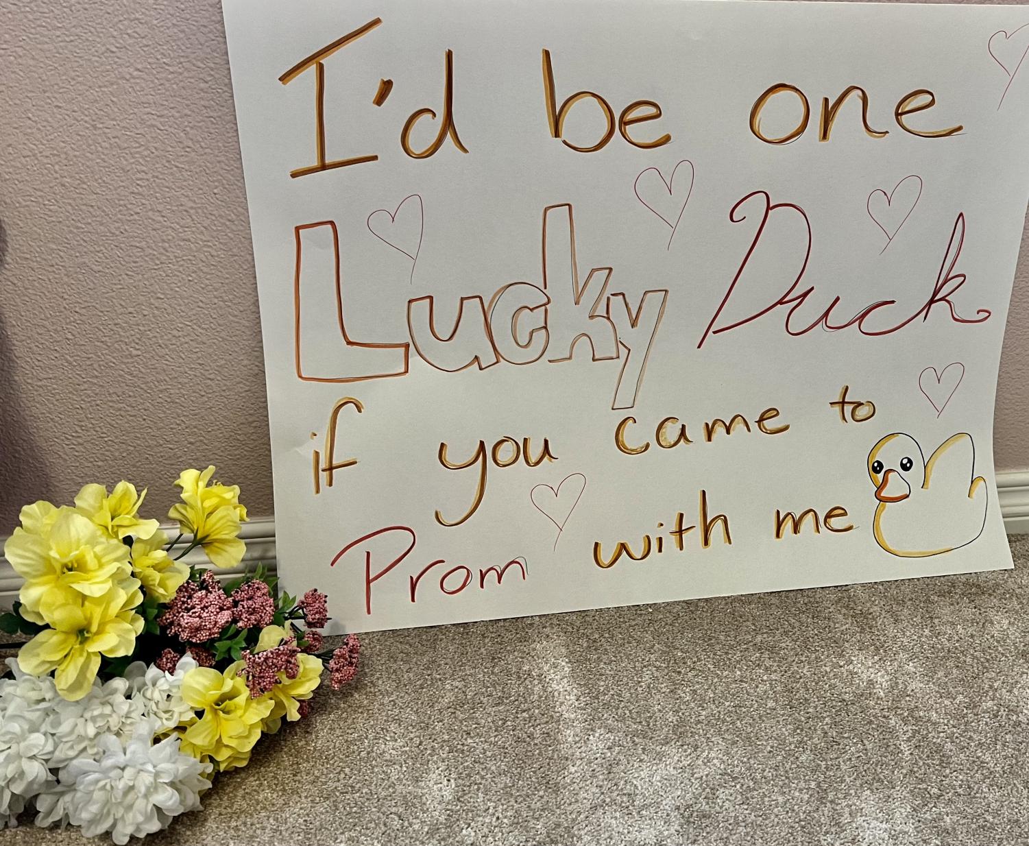 Promposals+Are+In%3A+Here+Are+10+Easy+Ways+To+Ask+Someone+to+Prom