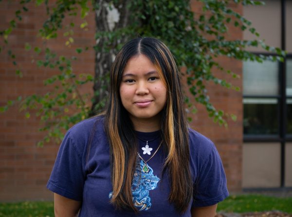 Though she does not have a specific favorite song, senior Stacia Han enjoys listening to artists such as Mitski and Lady Gaga.
