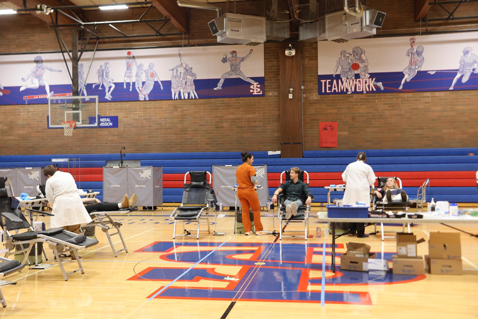 La Salle Students, Families, and Faculty Donate Their Blood to Support the Community in the Fall Blood Drive