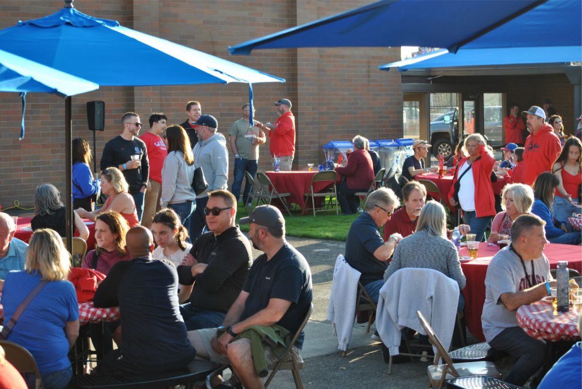 On Friday, Sept. 27, the La Salle community came together for the annual tailgate before a USA-themed football game against Glencoe High School.