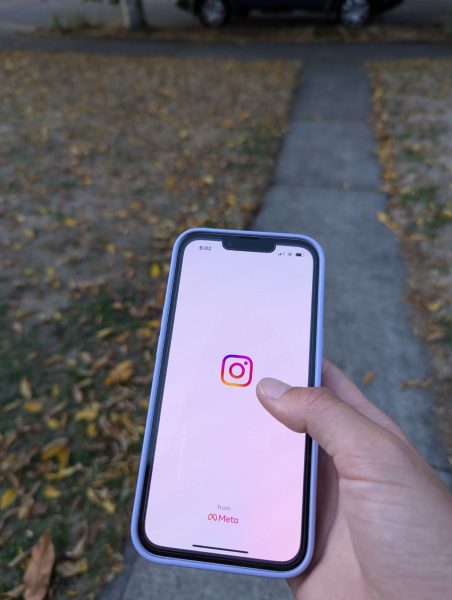 Within the new Instagram update, parents will have more control over their child’s account, such as access to DMs and the ability to limit screen time.