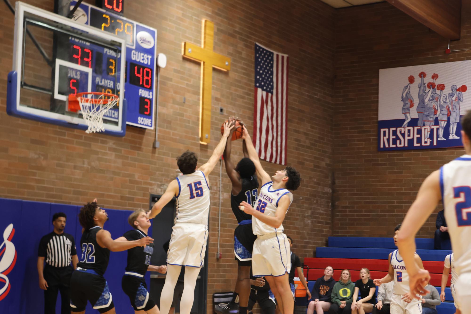 Photo Story: Boys Basketball Hosts Oakland in Opener