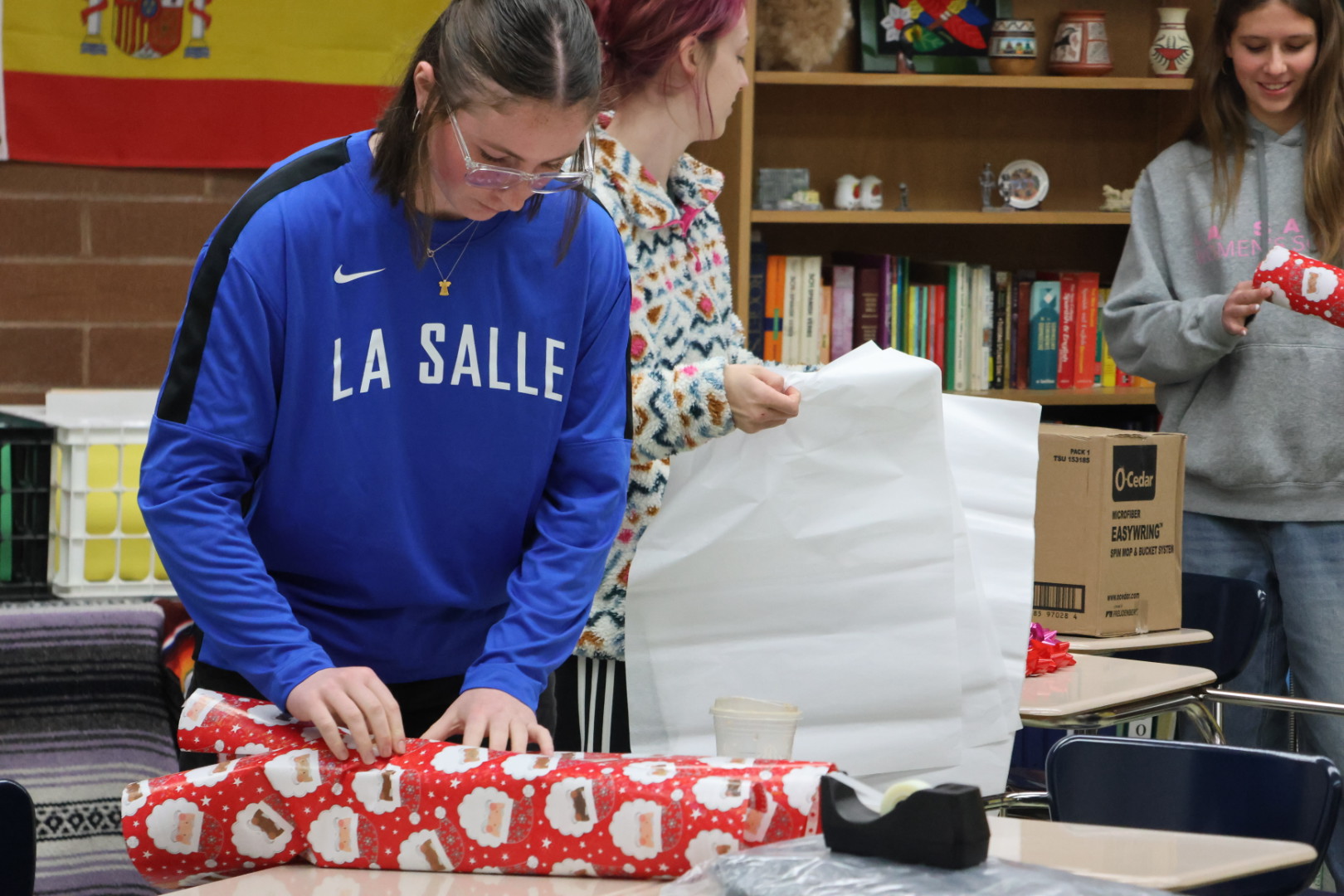 'Tis the Season: La Salle Students Participate in Annual Christmas Drive