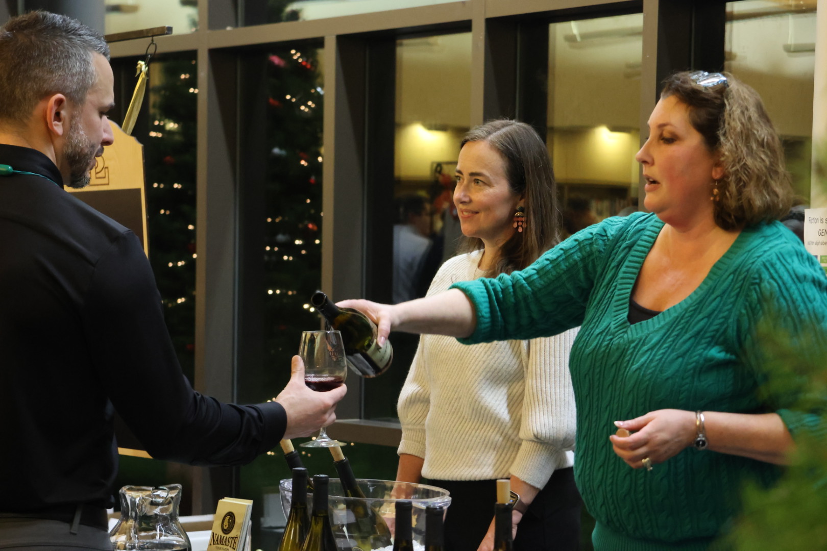 Cheers: La Salle Celebrates Annual Yulefest