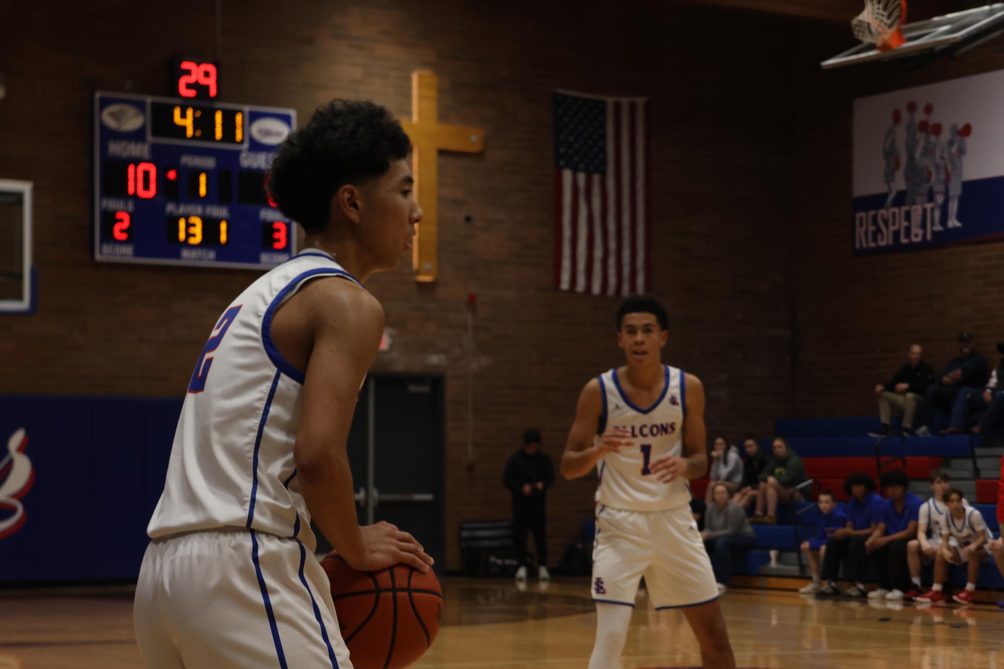 Photo Story: Boys Basketball Hosts Oakland in Opener