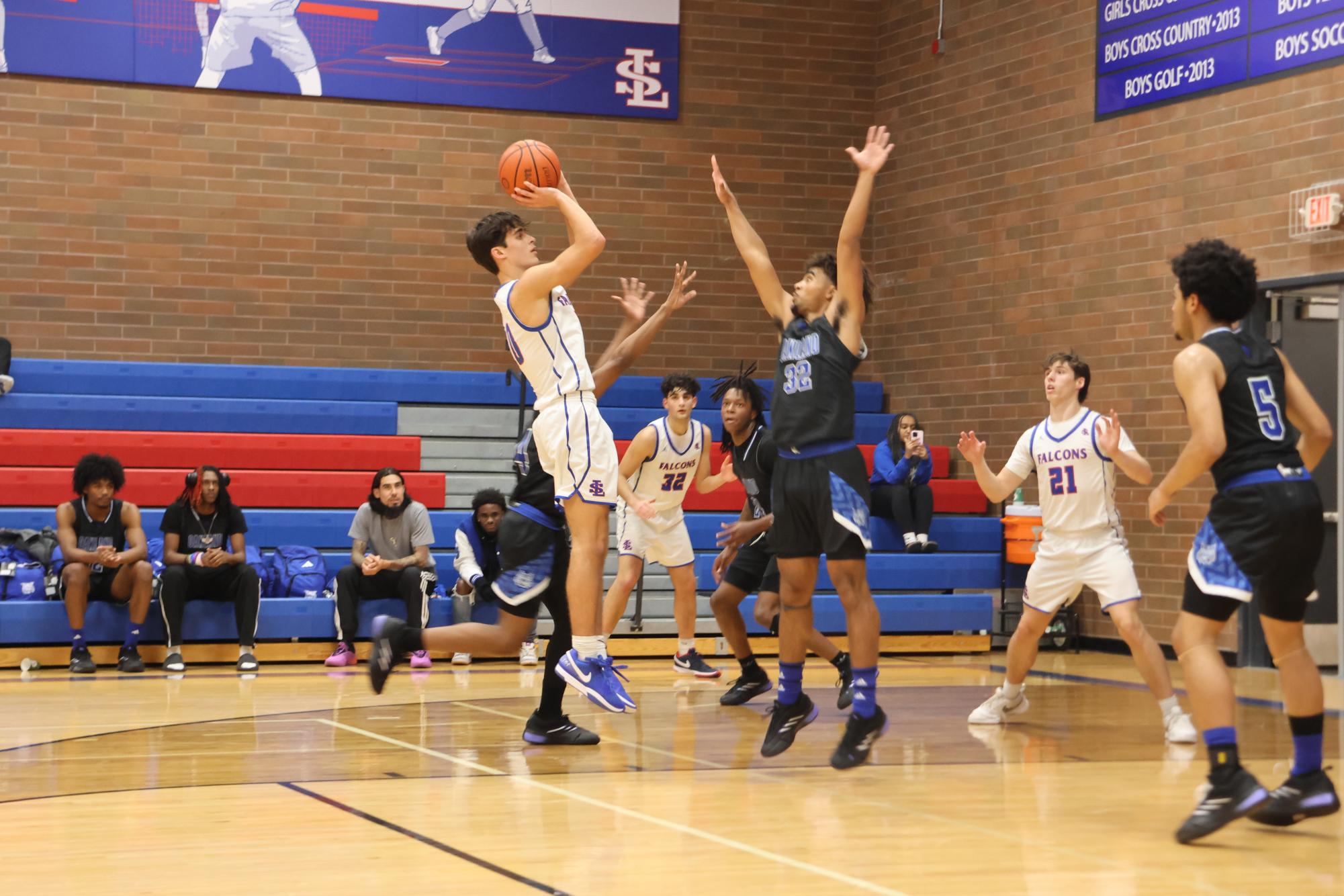 Photo Story: Boys Basketball Hosts Oakland in Opener