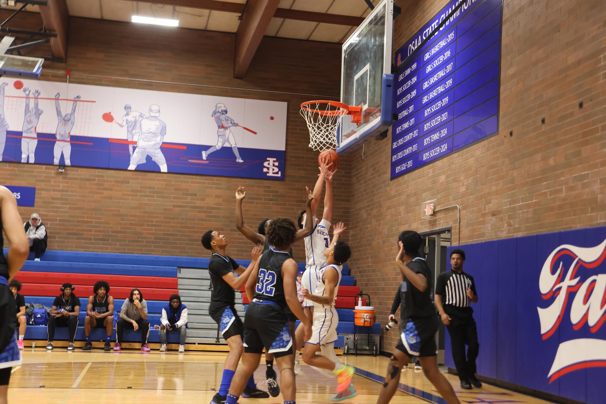 Photo Story: Boys Basketball Hosts Oakland in Opener