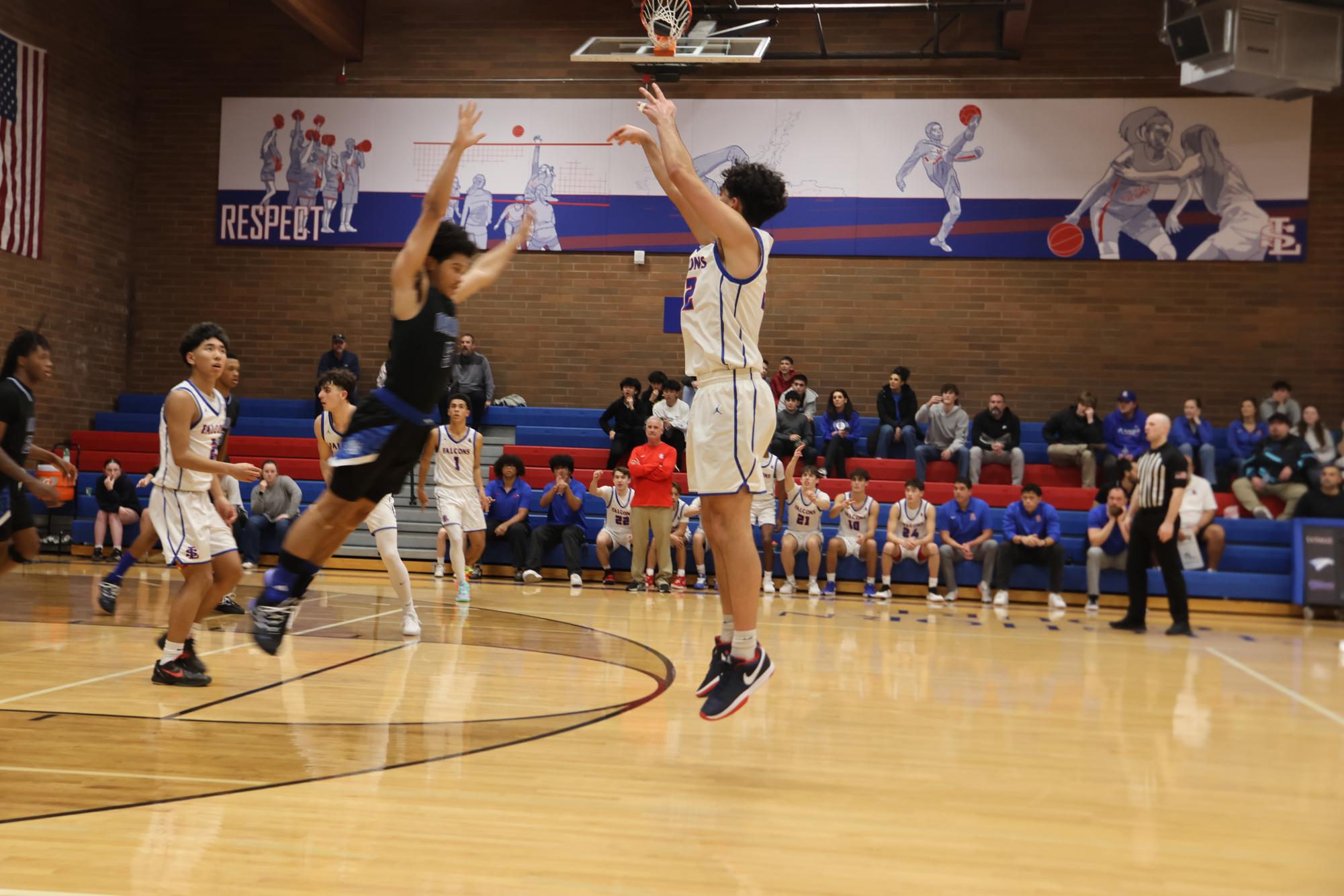 Photo Story: Boys Basketball Hosts Oakland in Opener