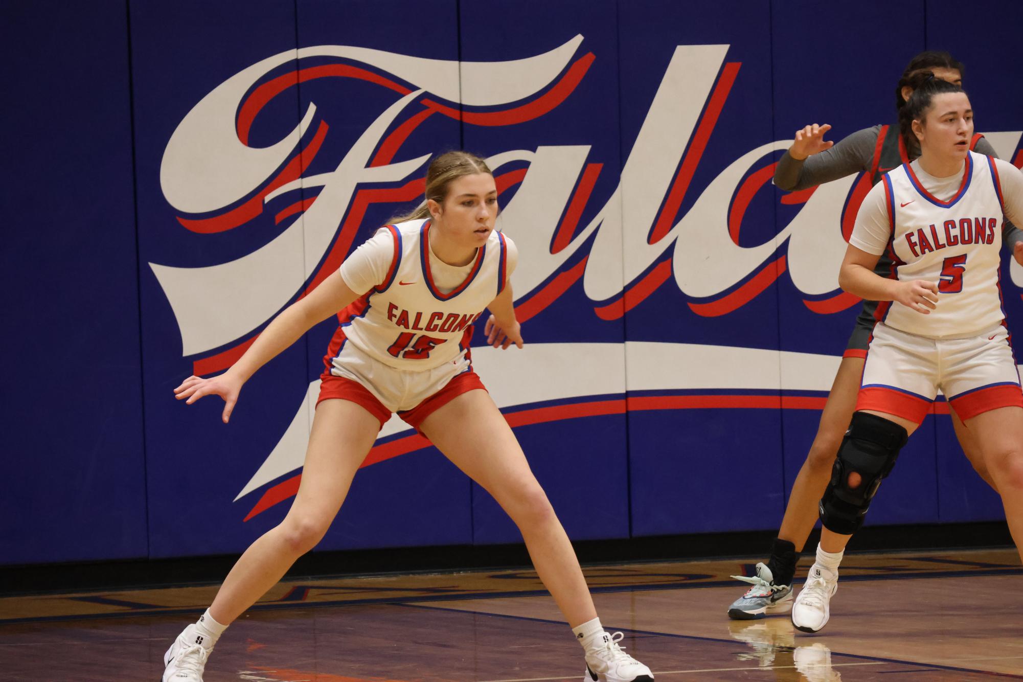 Photo Story: Girls Basketball Starts the Season Off With a Win Against North Eugene