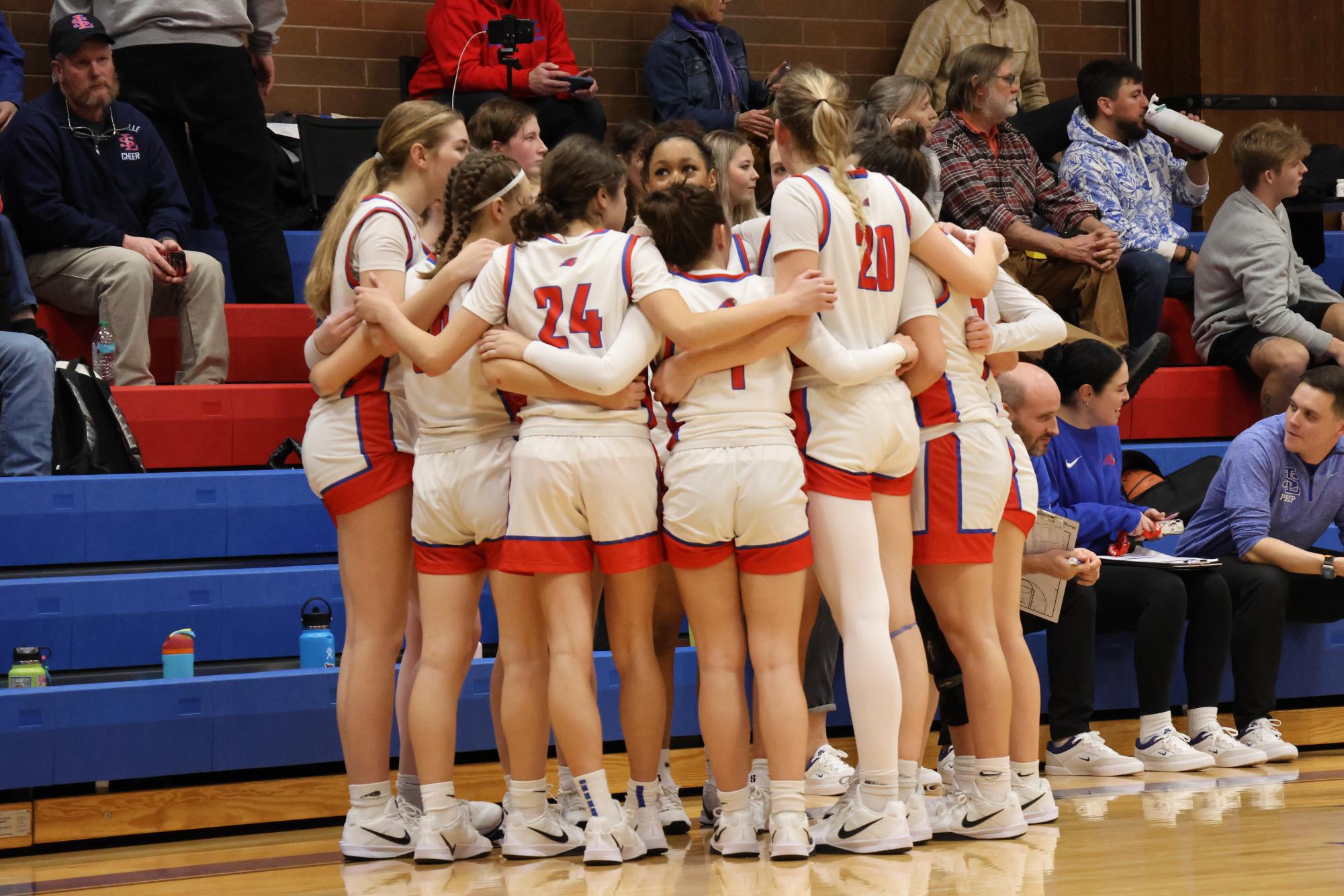 Photo Story: Girls Basketball Starts the Season Off With a Win Against North Eugene