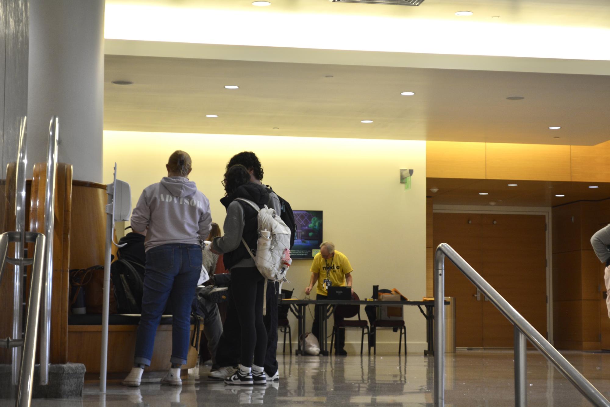 A Day of Journalism: Students Head To Fall Media Day at the University of Oregon