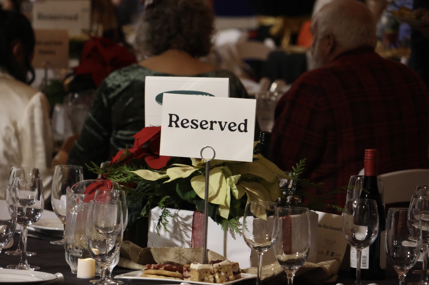 Cheers: La Salle Celebrates Annual Yulefest