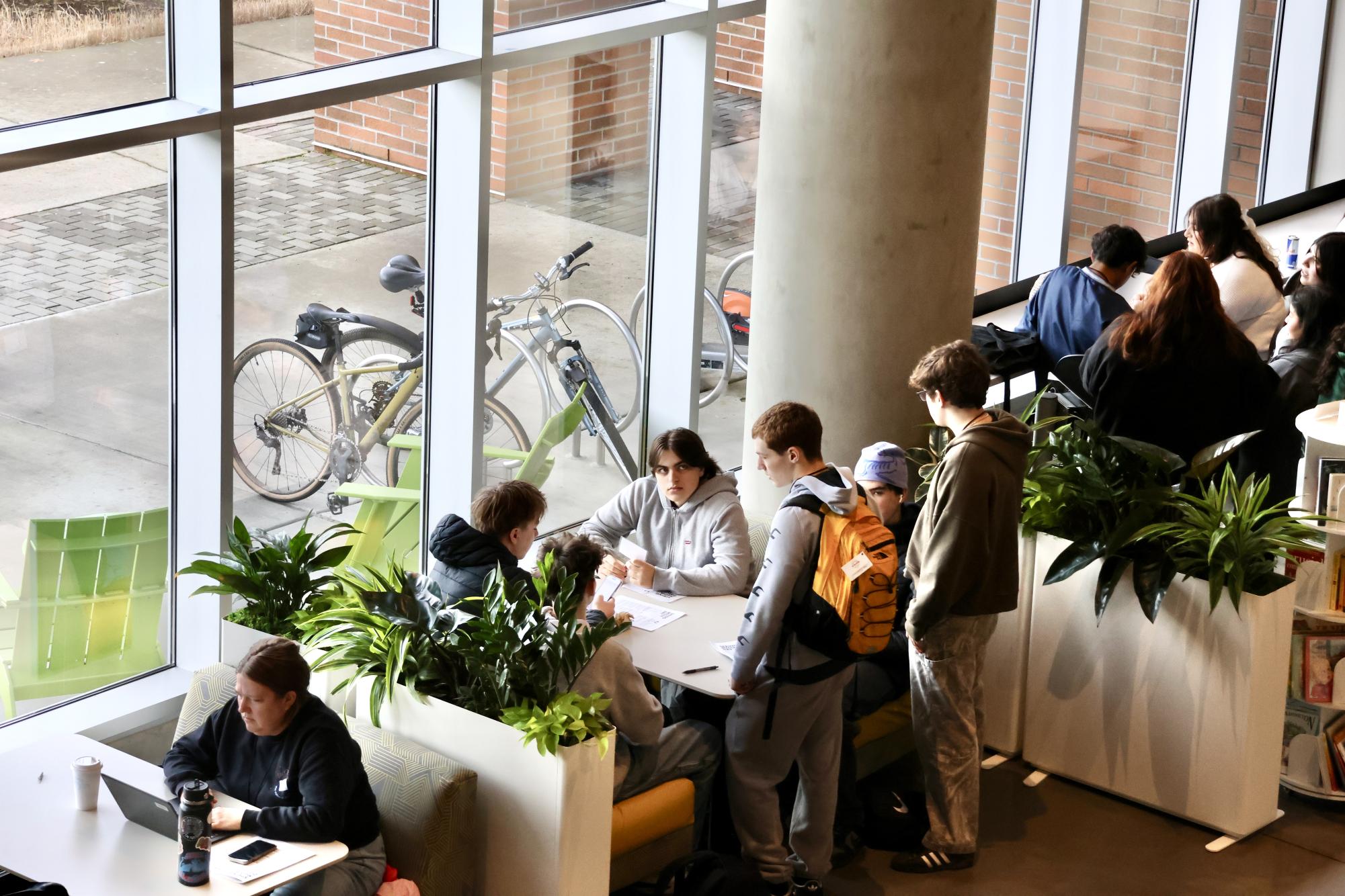 Absorbing Journalism, Students Journey to Spring Media Day at U of O in Portland