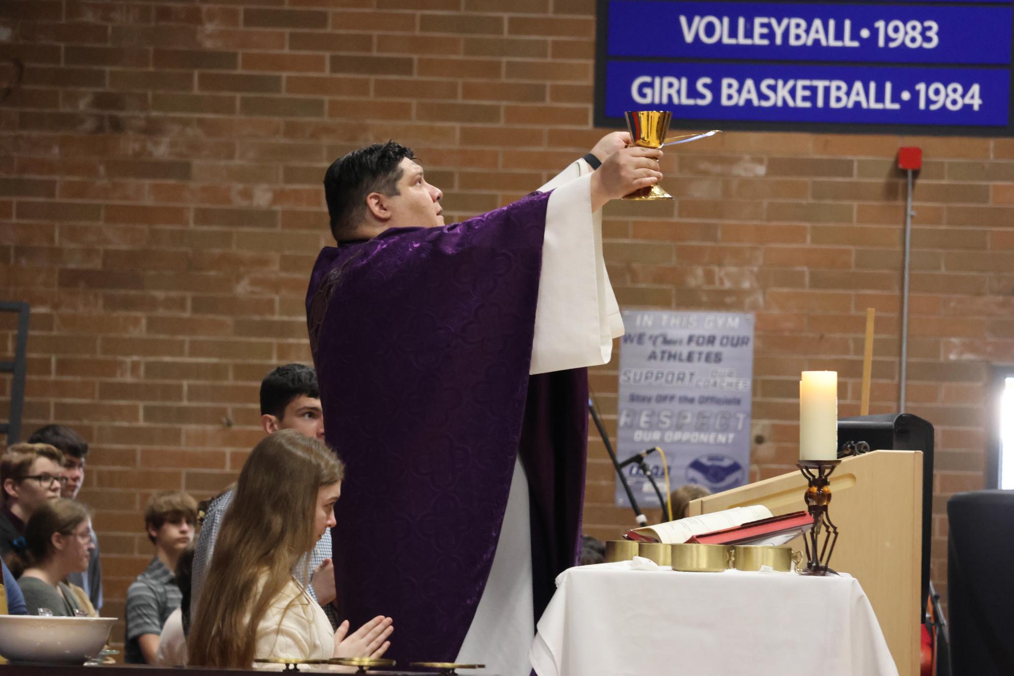 Emphasizing Love, La Salle Ash Wednesday Mass Commences Lenten Season