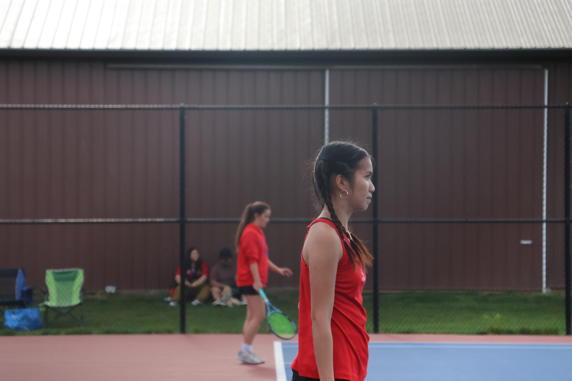 Girls Tennis Dominates Milwaukie 8–0 at Home