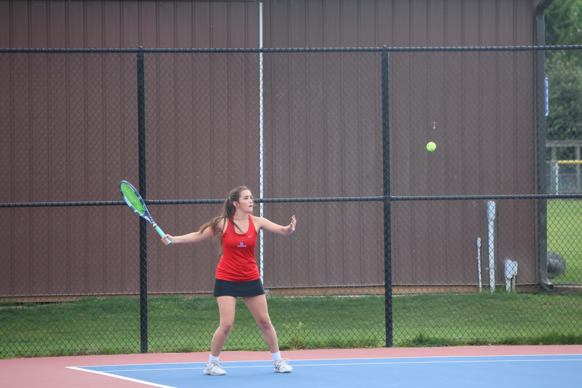 Girls Tennis Dominates Milwaukie 8–0 at Home