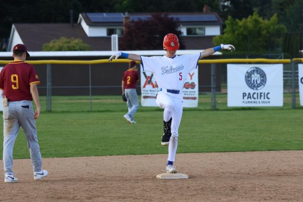 Photo Story: Varsity Baseball Bests Milwaukie 9-2 at Home