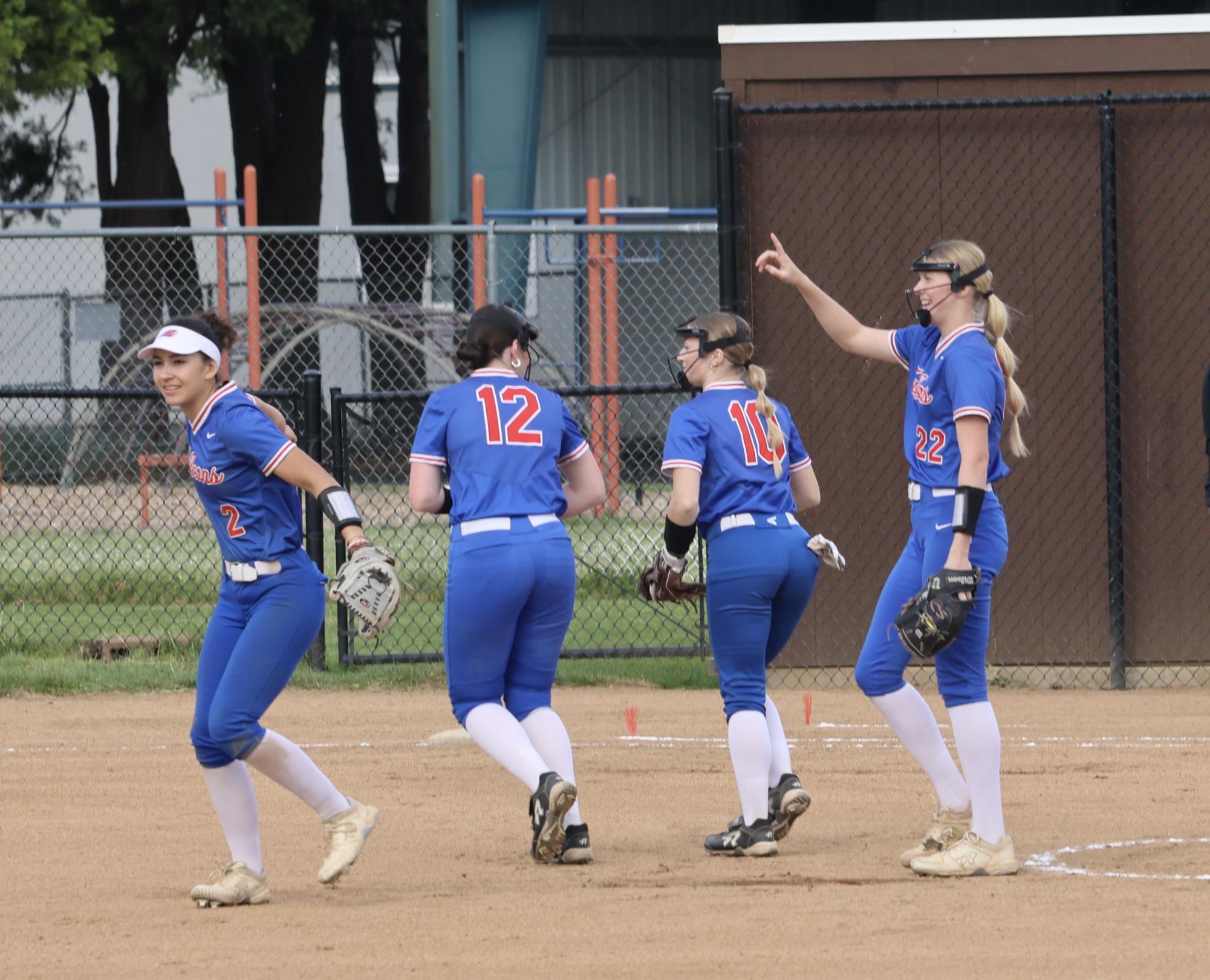 Falcon Softball Triumphs Against Milwaukie Mustangs, 17-1