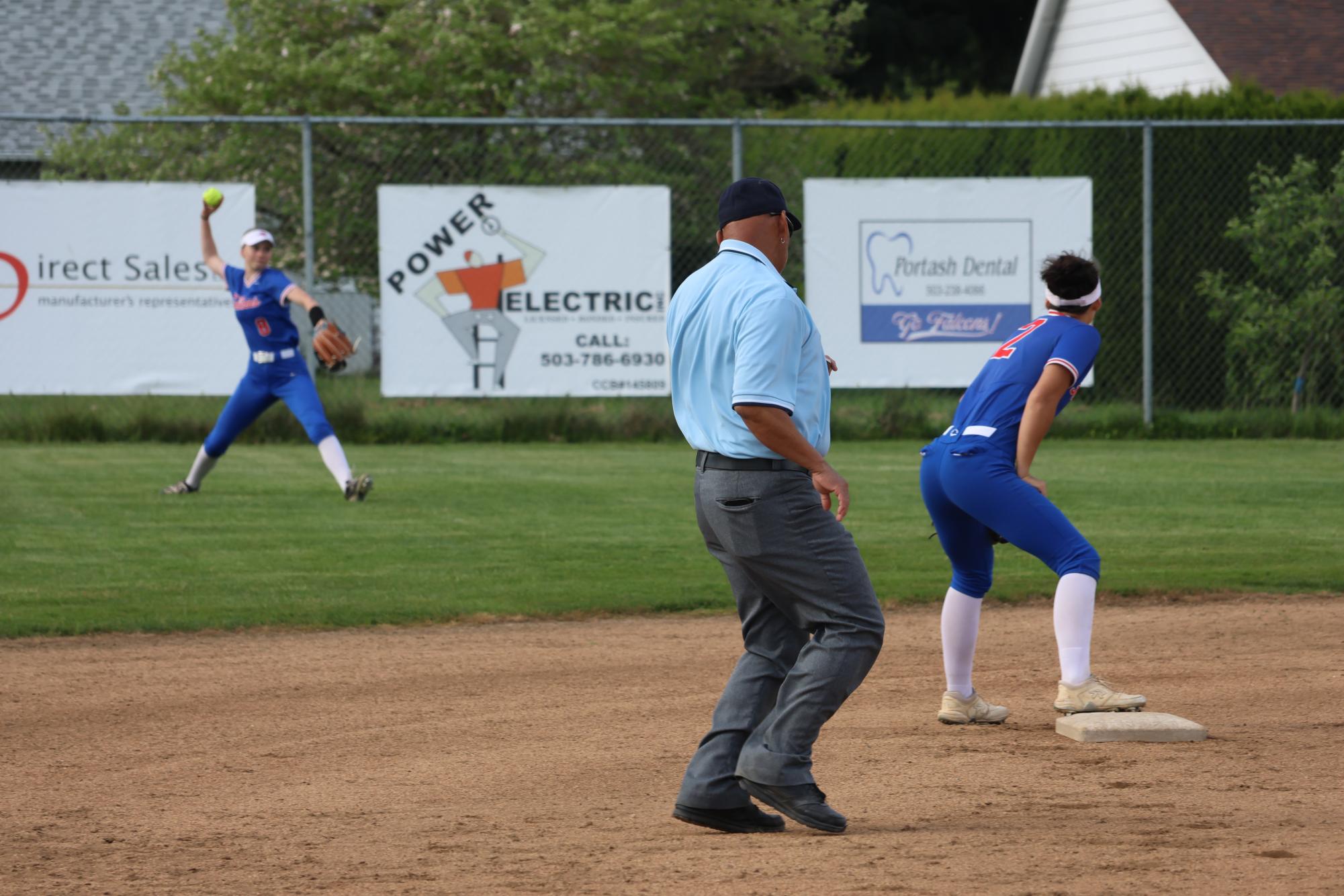 Falcon Softball Triumphs Against Milwaukie Mustangs, 17-1
