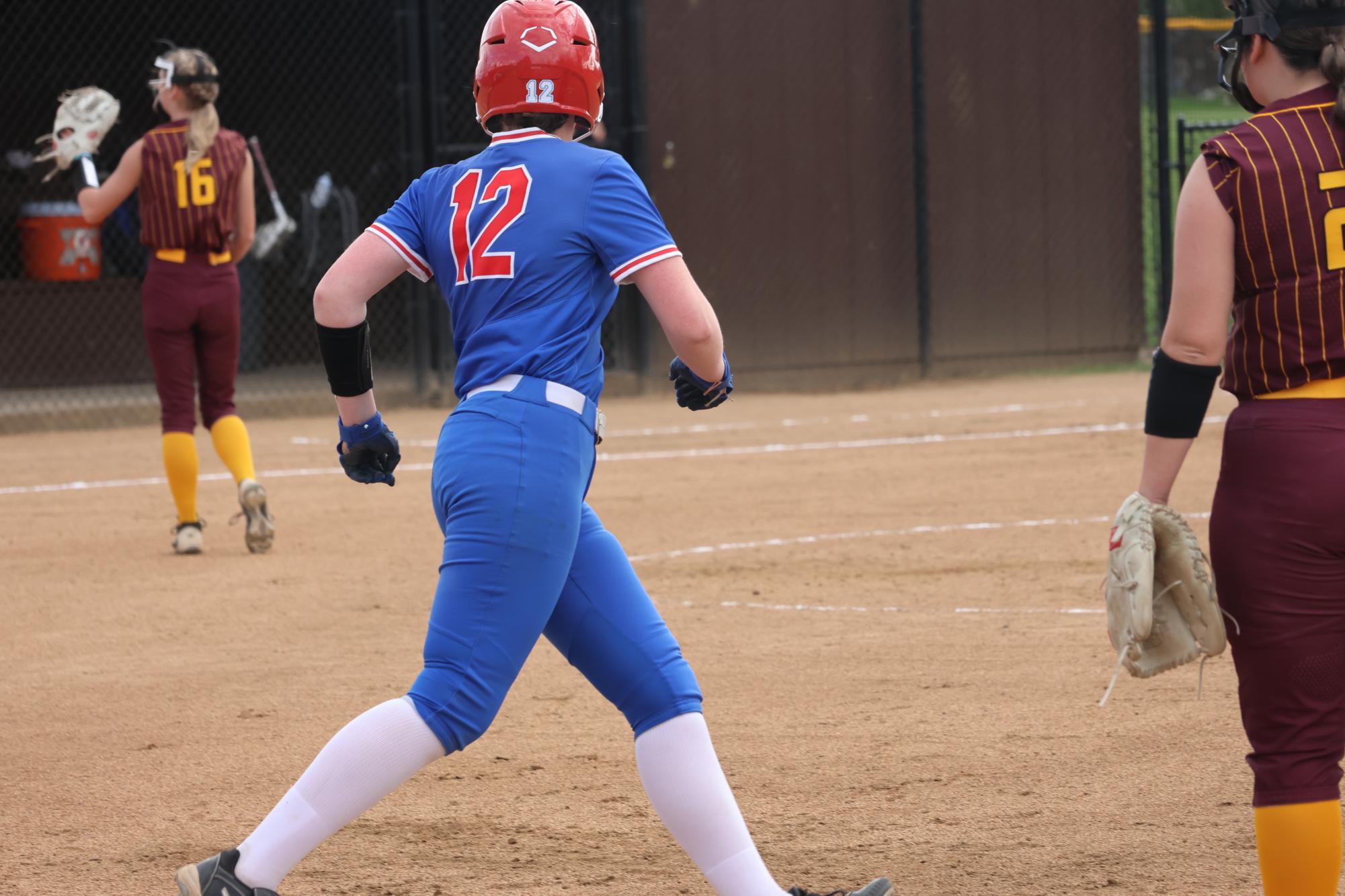Falcon Softball Triumphs Against Milwaukie Mustangs, 17-1