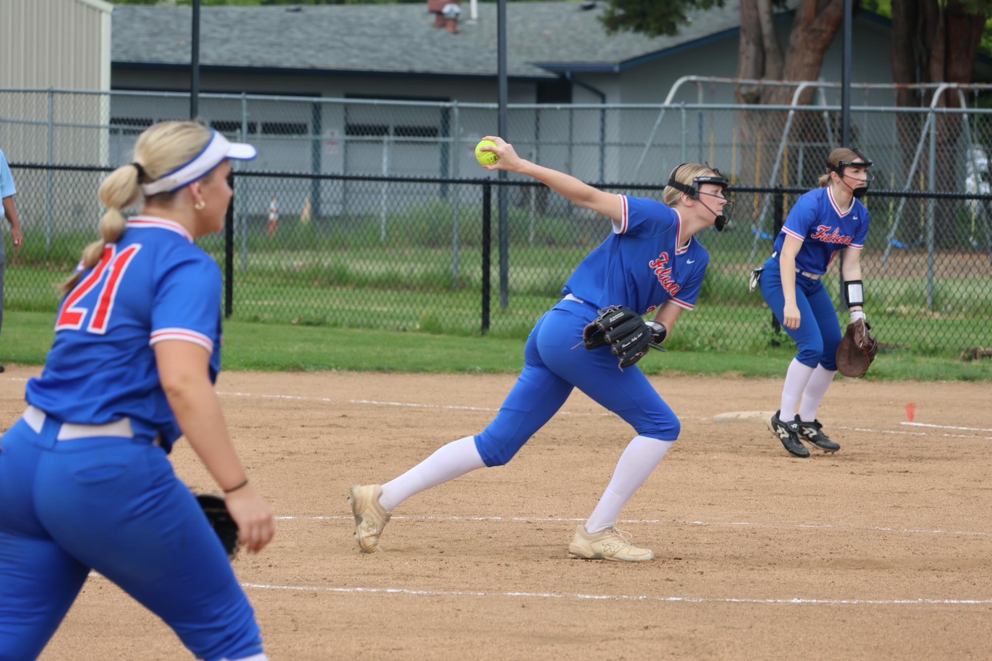 Falcon Softball Triumphs Against Milwaukie Mustangs, 17-1