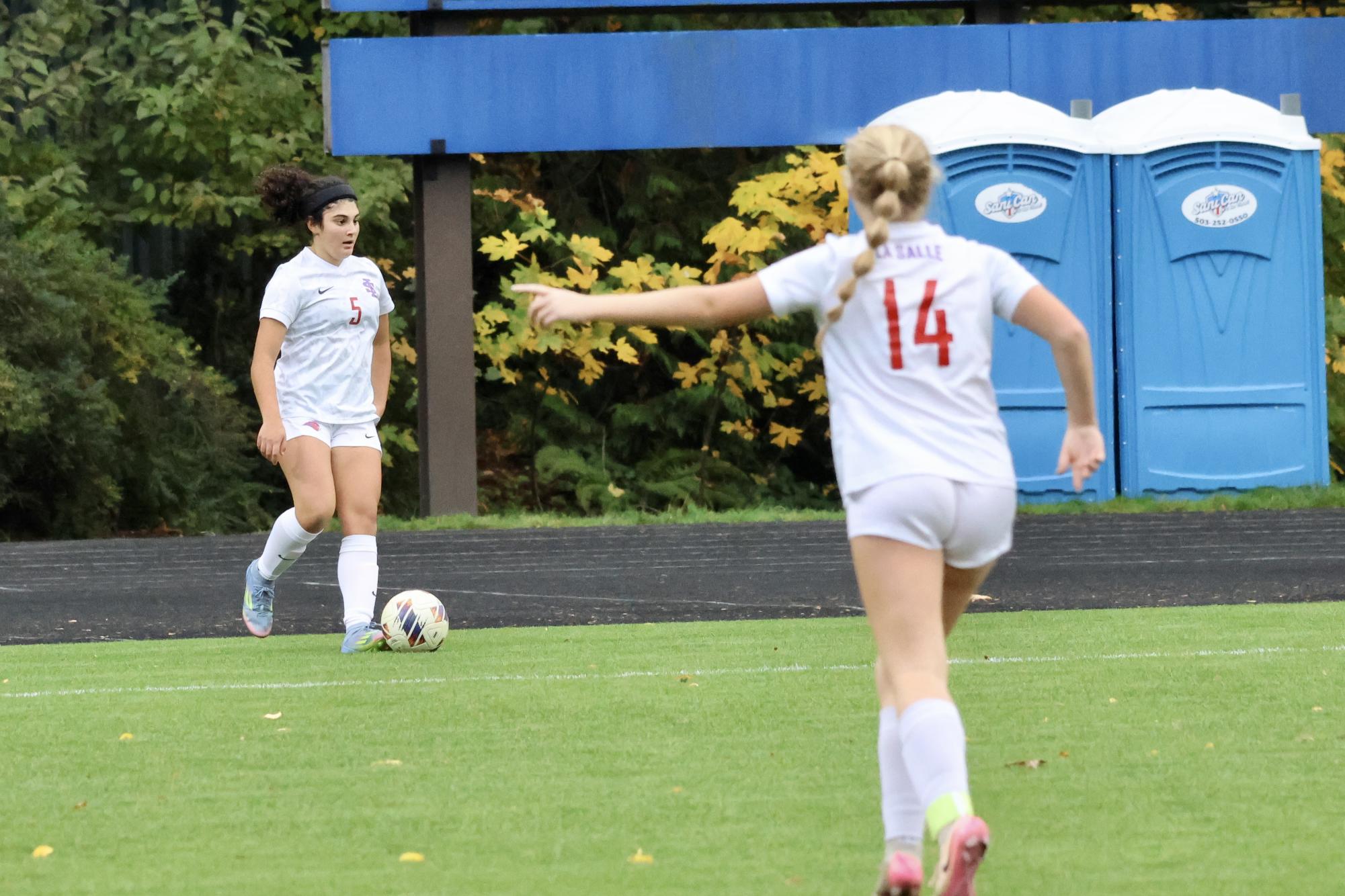 Photo Story: La Salle Varsity Girls Soccer Loses 1-0 at Catlin Gabel