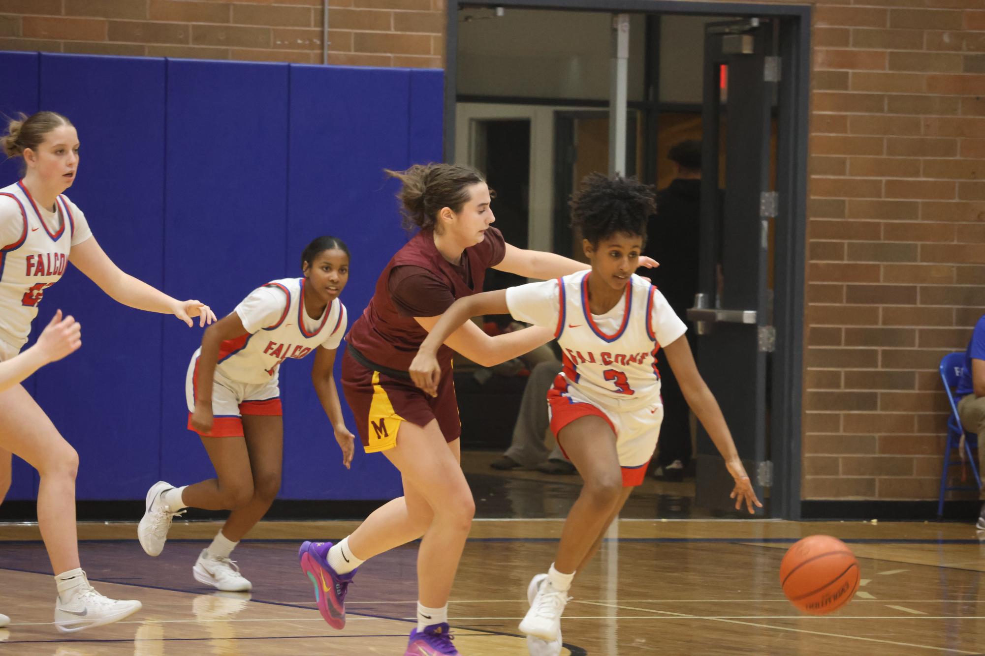 Photo Story: La Salle Girls Basketball Demolishes Milwaukie 72–13