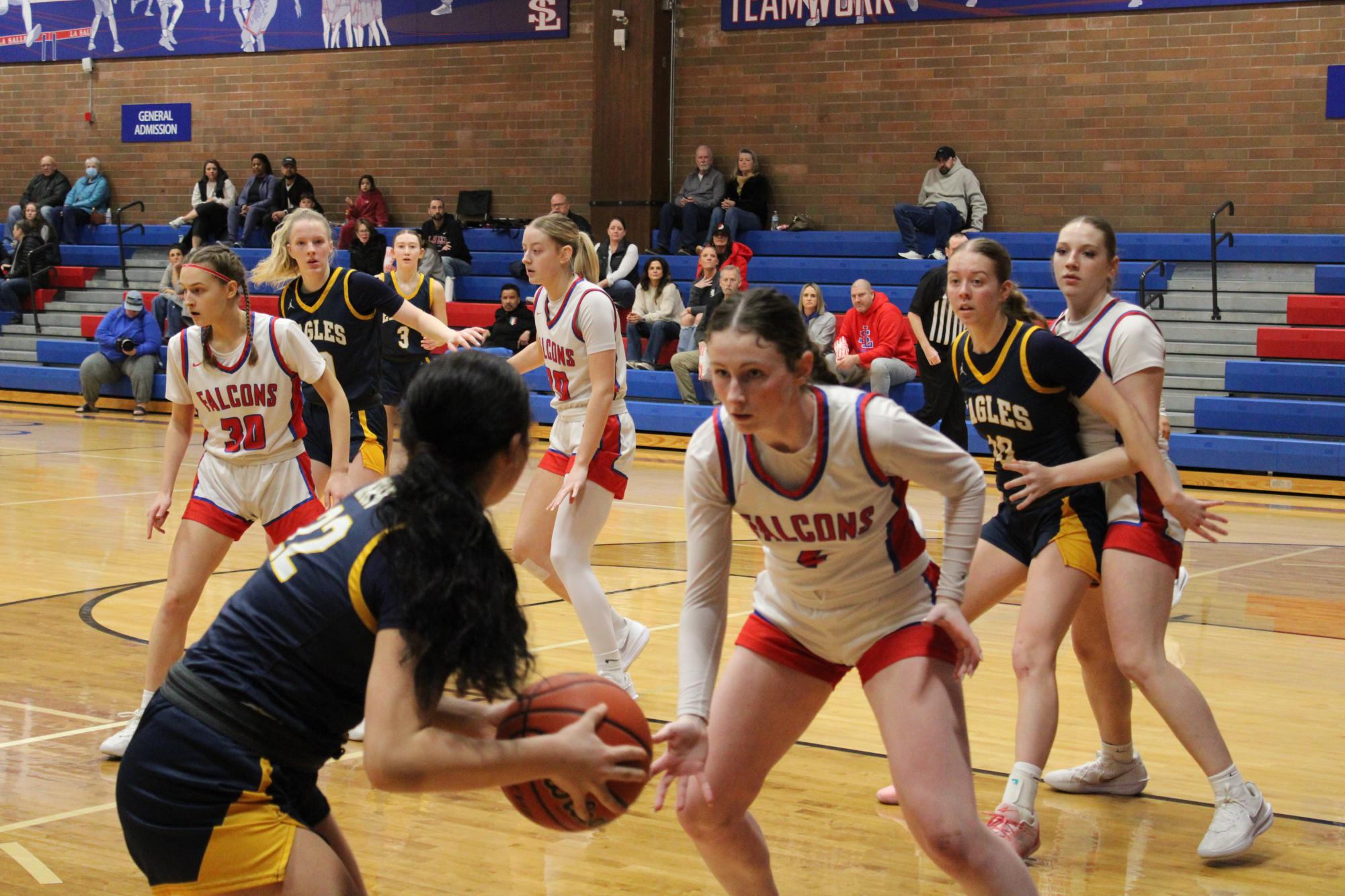 Photo Story: Varsity Girls Basketball Cruise Past Hood River Valley in 44–21 Victory