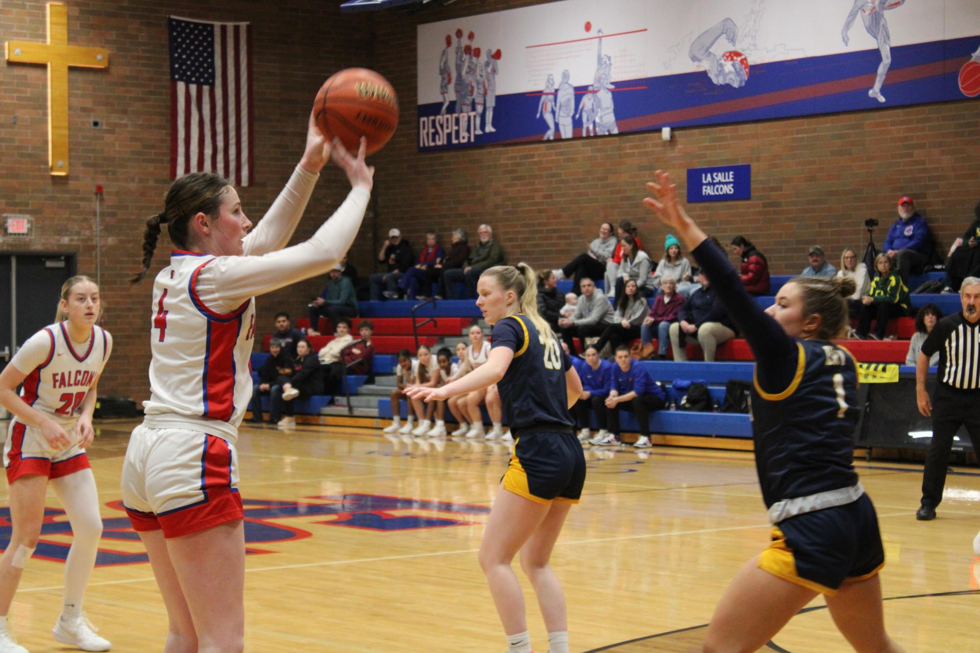 Photo Story: Varsity Girls Basketball Cruise Past Hood River Valley in 44–21 Victory