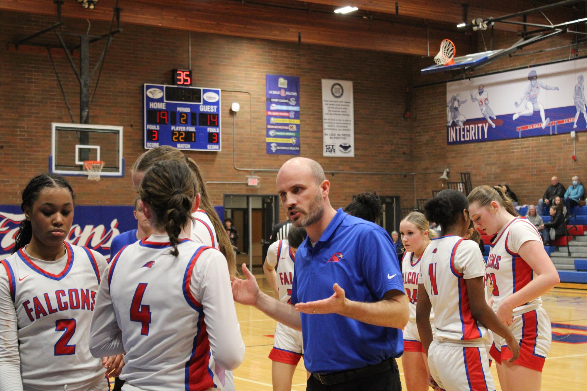 Photo Story: Varsity Girls Basketball Cruise Past Hood River Valley in 44–21 Victory