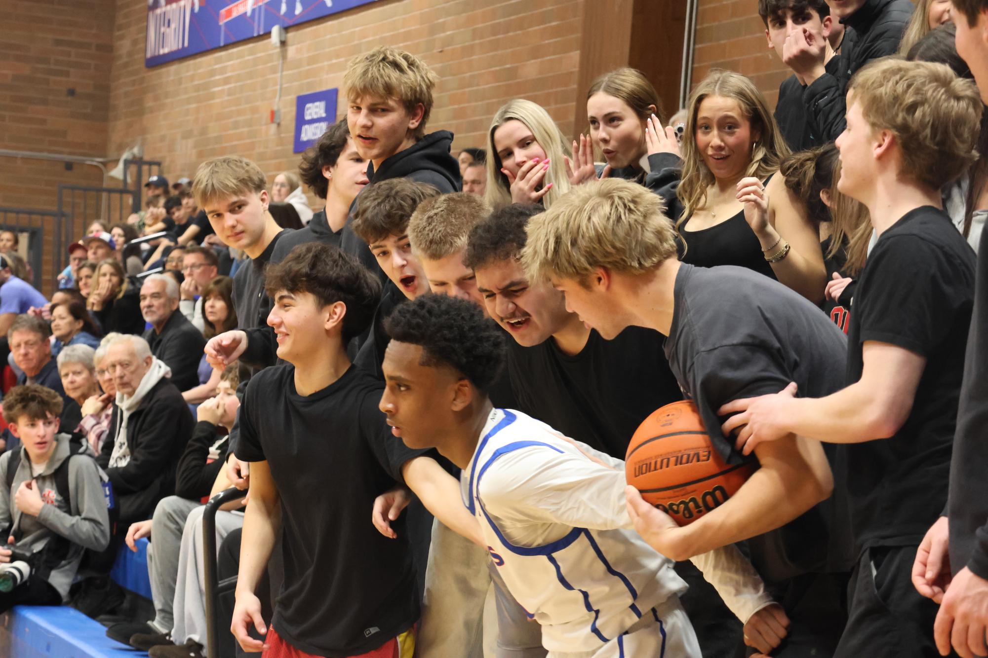 Photo Story: Varsity Boys Basketball Edged Out By Wilsonville in 48-51 loss