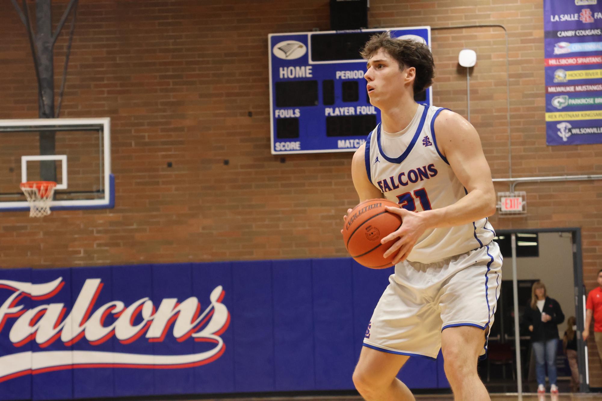 Photo Story: Varsity Boys Basketball Edged Out By Wilsonville in 48-51 loss