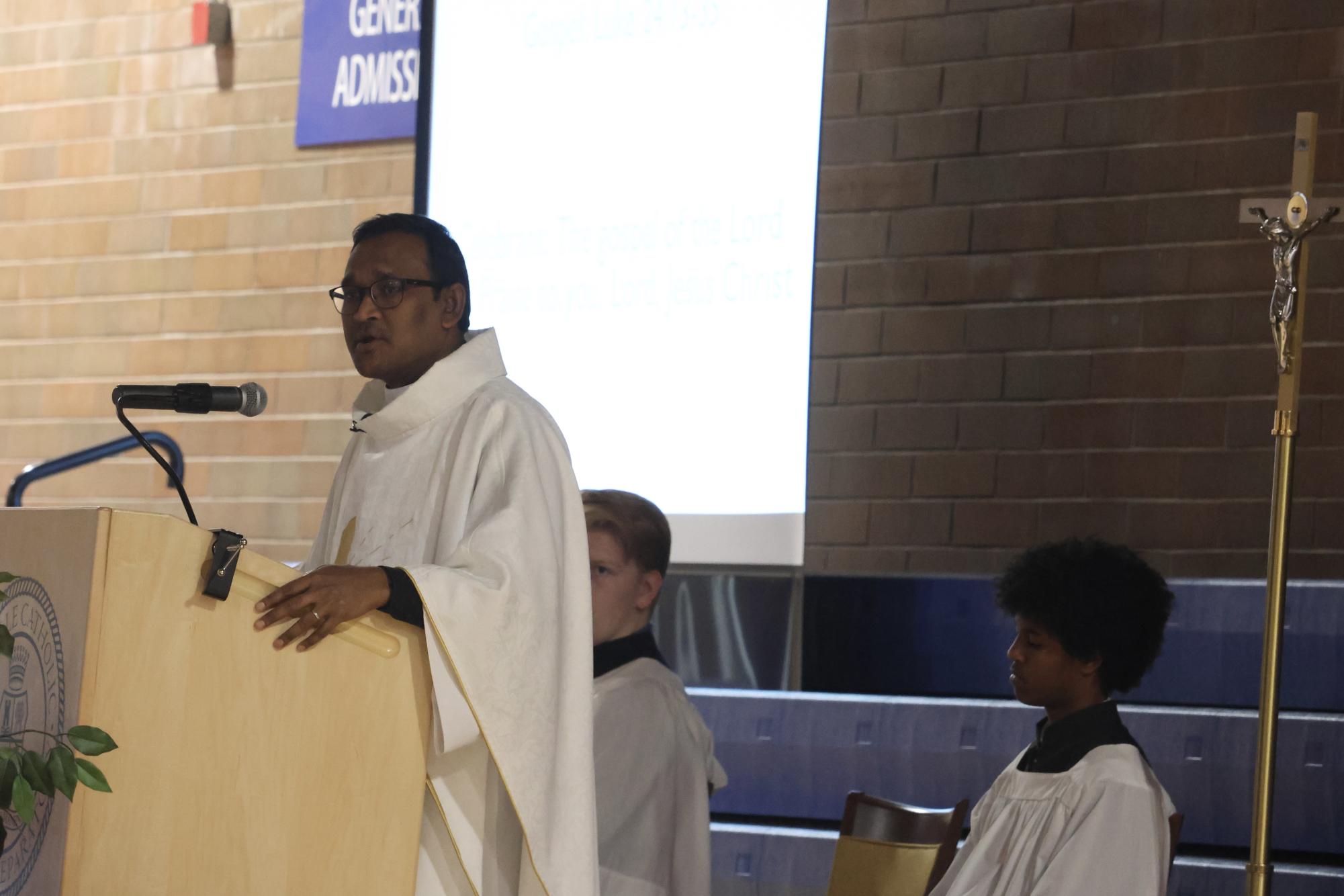 La Salle Community Gathers Together For Easter Mass