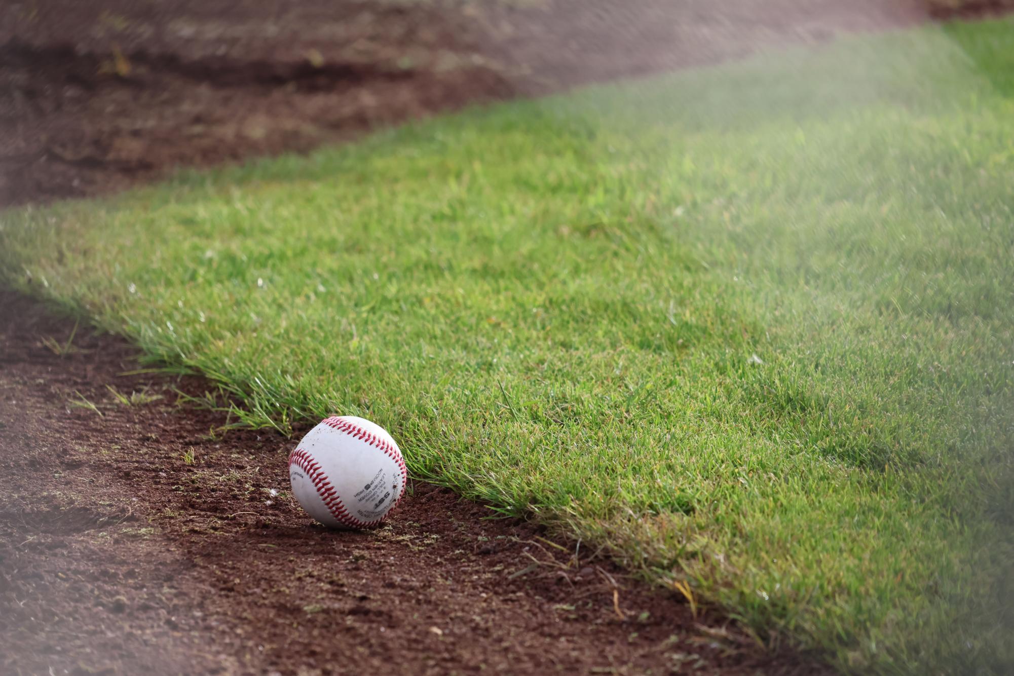 Photo Story: Falcons Baseball Fly in Stunning Home-Run-Filled 8–7 Walk-Off Victory