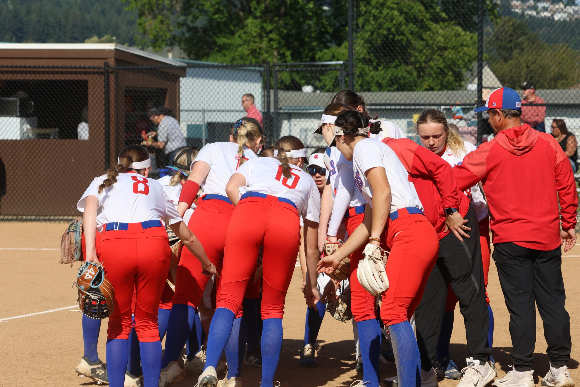 Photo Story: Falcons Softball Celebrate Senior Night Ahead of 5-1 Win