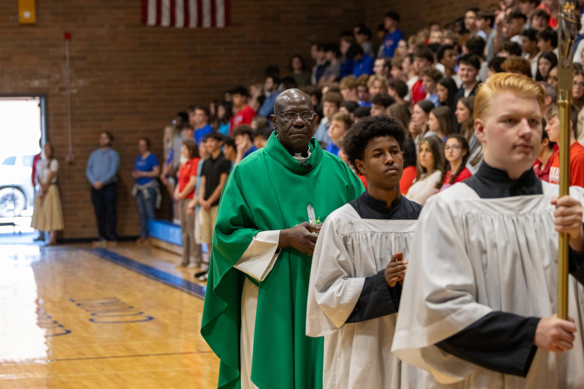 At Annual Founder’s Day Mass, Priest Speaks to the Value of God-Given Sight